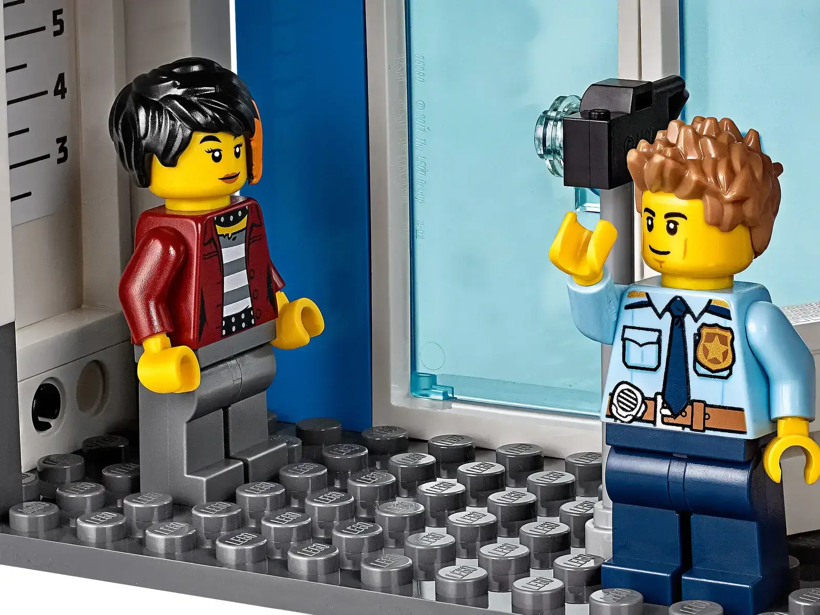 Блочный конструктор LEGO City Полицейский участок (60246)