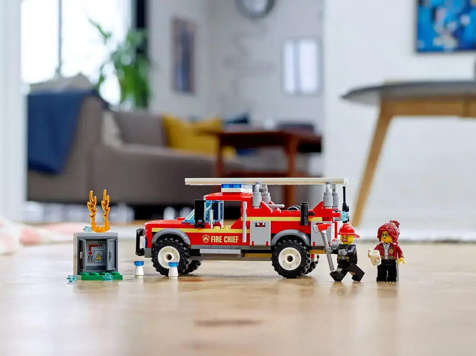 Блочный конструктор LEGO City «Грузовик начальника пожарной охраны» (60231)