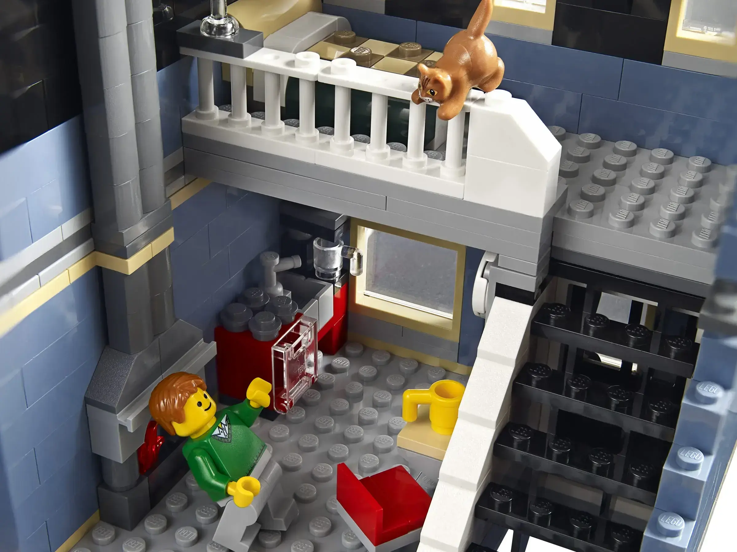 Блоковий конструктор LEGO Exclusive Зоомагазин (10218)