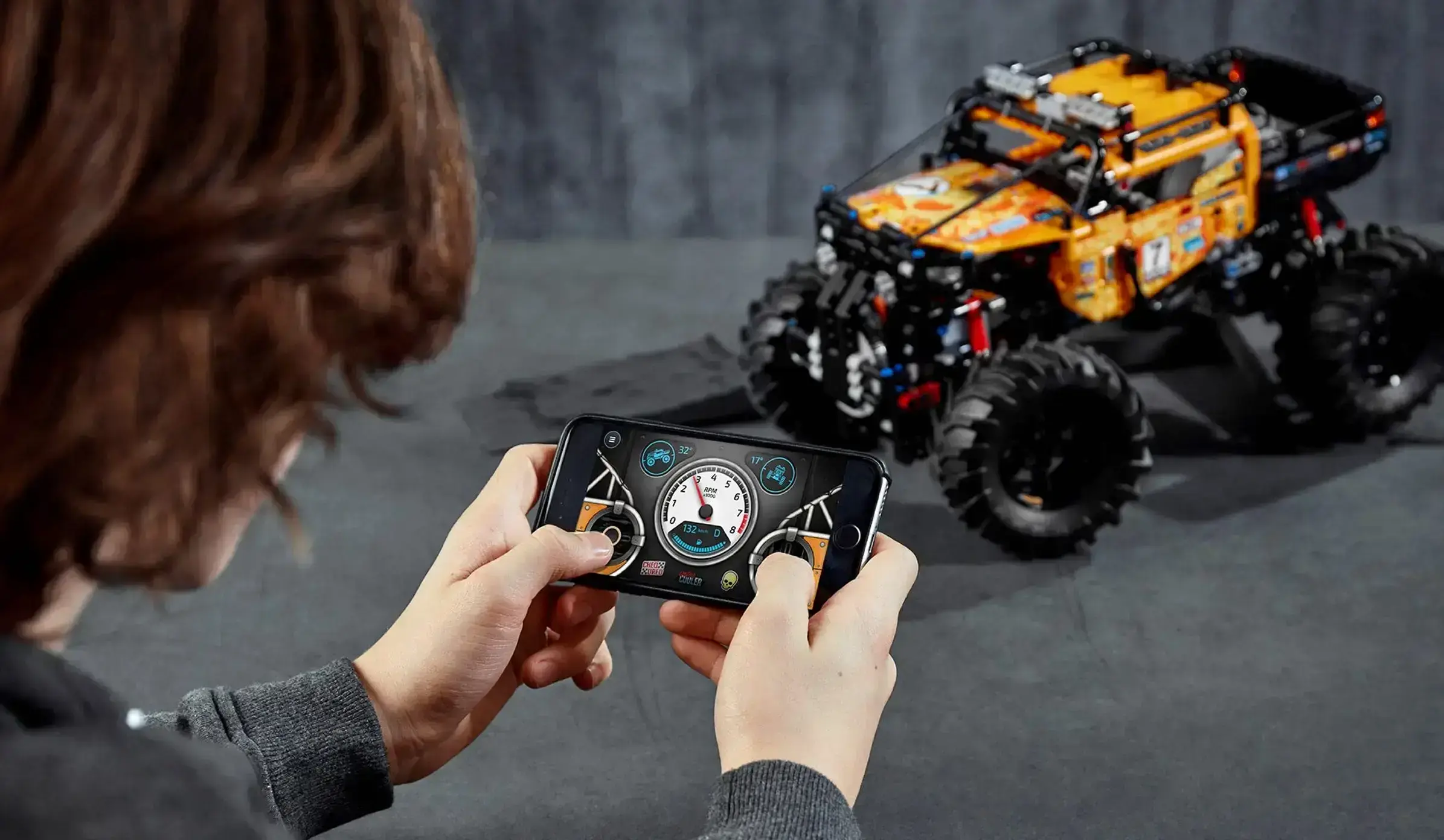 Авто-конструктор LEGO Technic 4x4 X-Treme Off-Roader (42099) на дистанційному управлінні