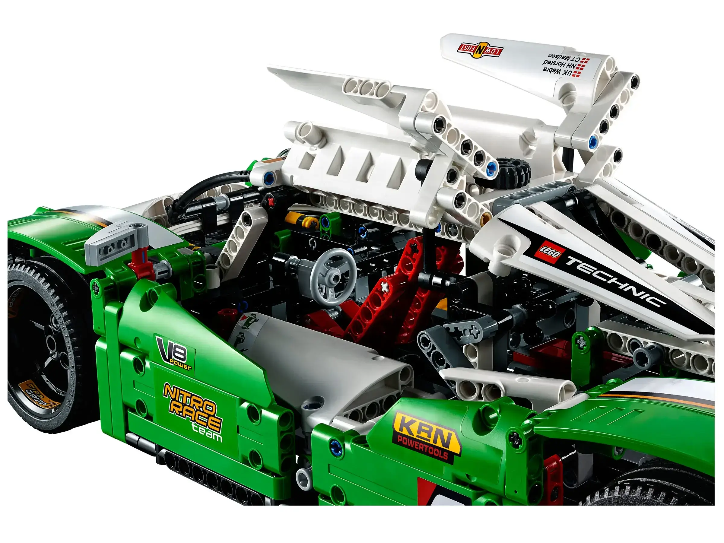 Авто-конструктор LEGO Technic Гоночный автомобиль (42039)