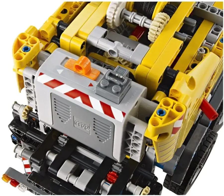 Блочный конструктор LEGO Technic Передвижной кран (42009)