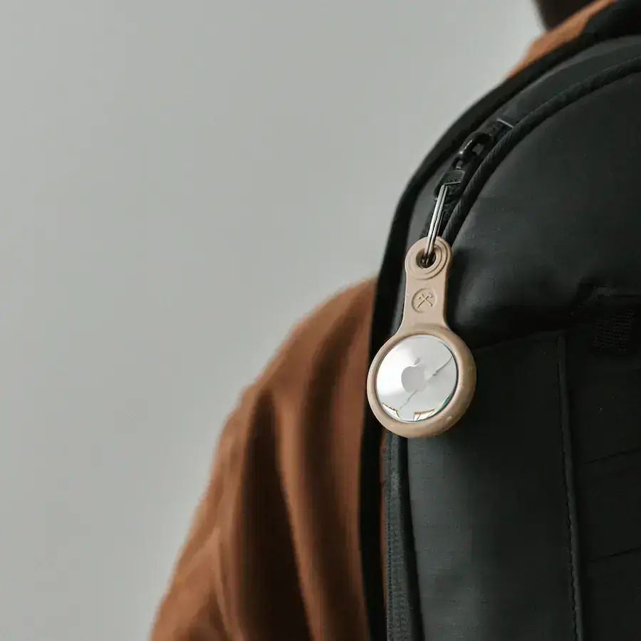 Эко-брелок с кольцом Woodcessories Bio Case Black для AirTag (13847)