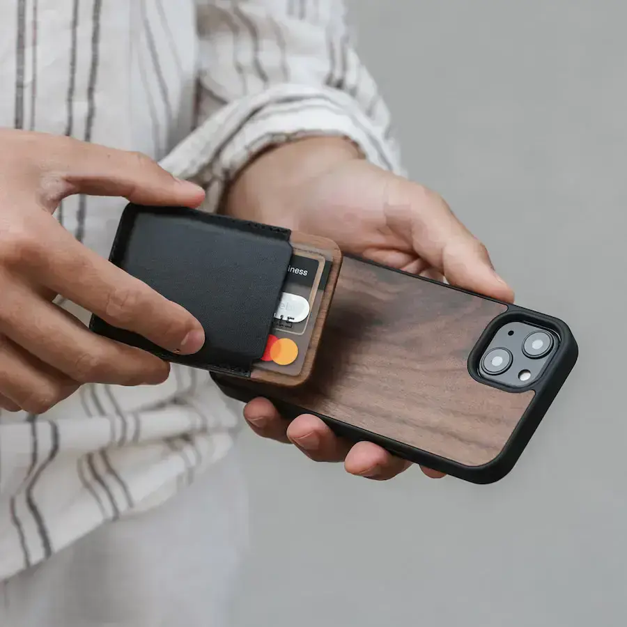 Деревянный чехол Woodcessories Bumper Case Walnut MagSafe для iPhone 13 Pro Max (14354)