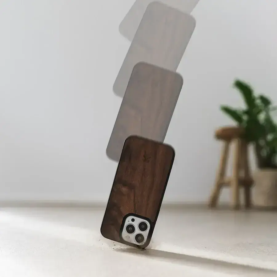 Деревянный чехол Woodcessories Bumper Case Walnut MagSafe для iPhone 13 Pro Max (14354)