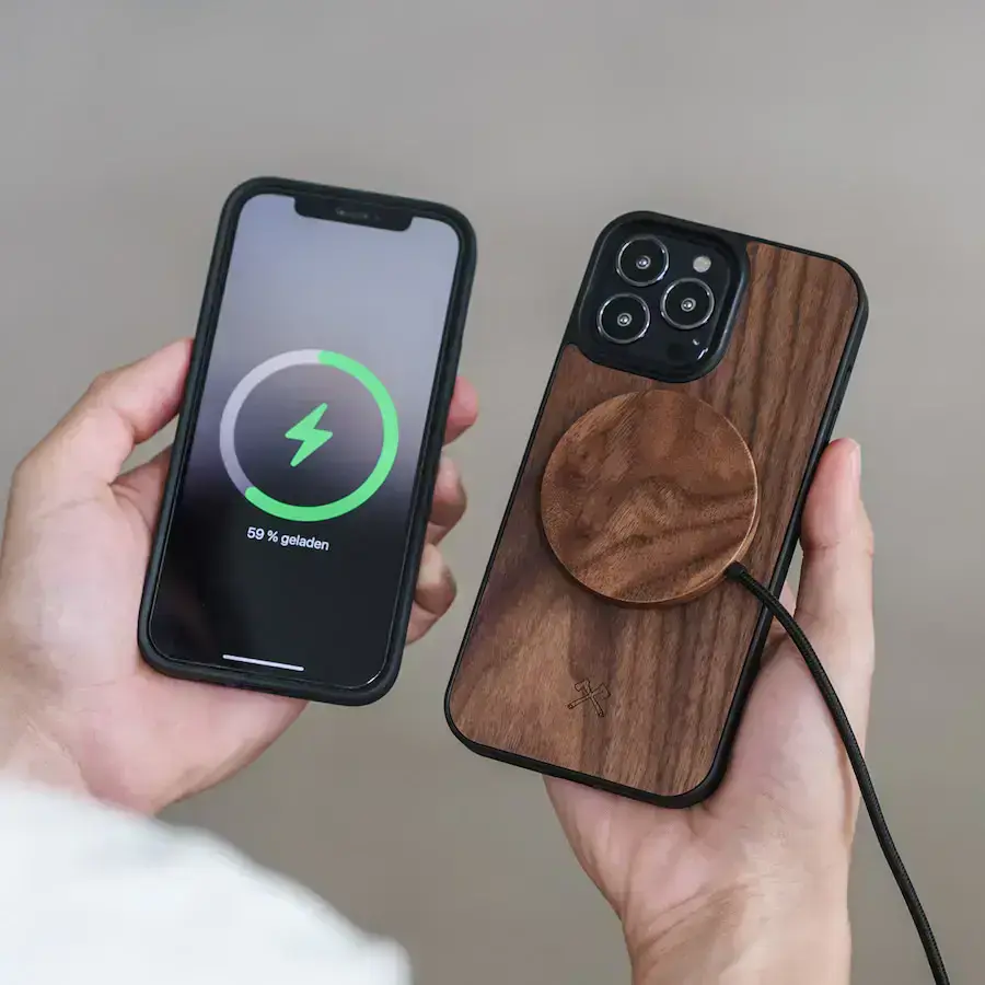 Деревянный чехол Woodcessories Bumper Case Walnut MagSafe для iPhone 13 Pro Max (14354)