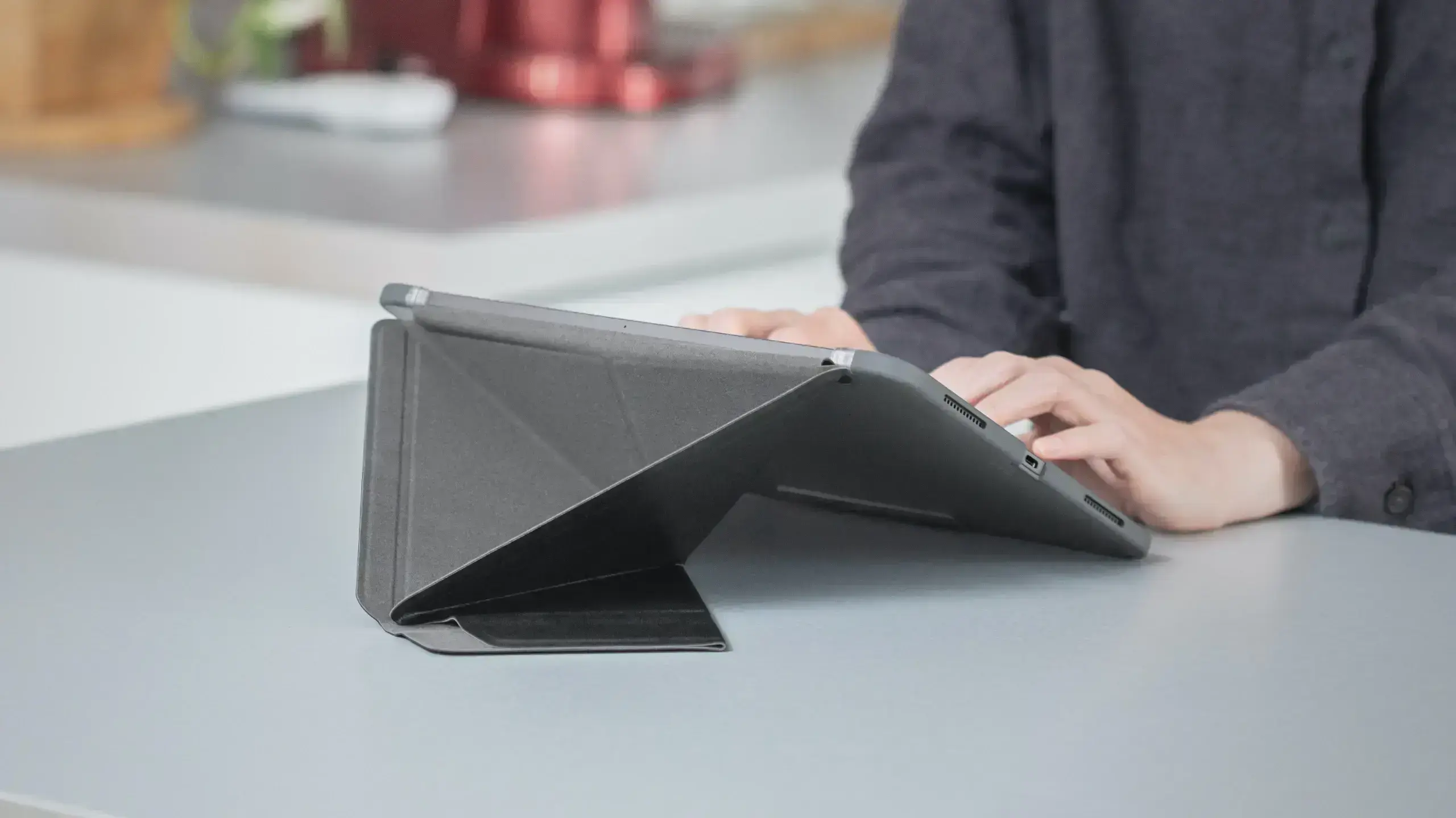 Чохол Moshi VersaCover Case with Folding Cover Charcoal Black for iPad Pro 11" (1st / 2nd Gen) (99MO056082)