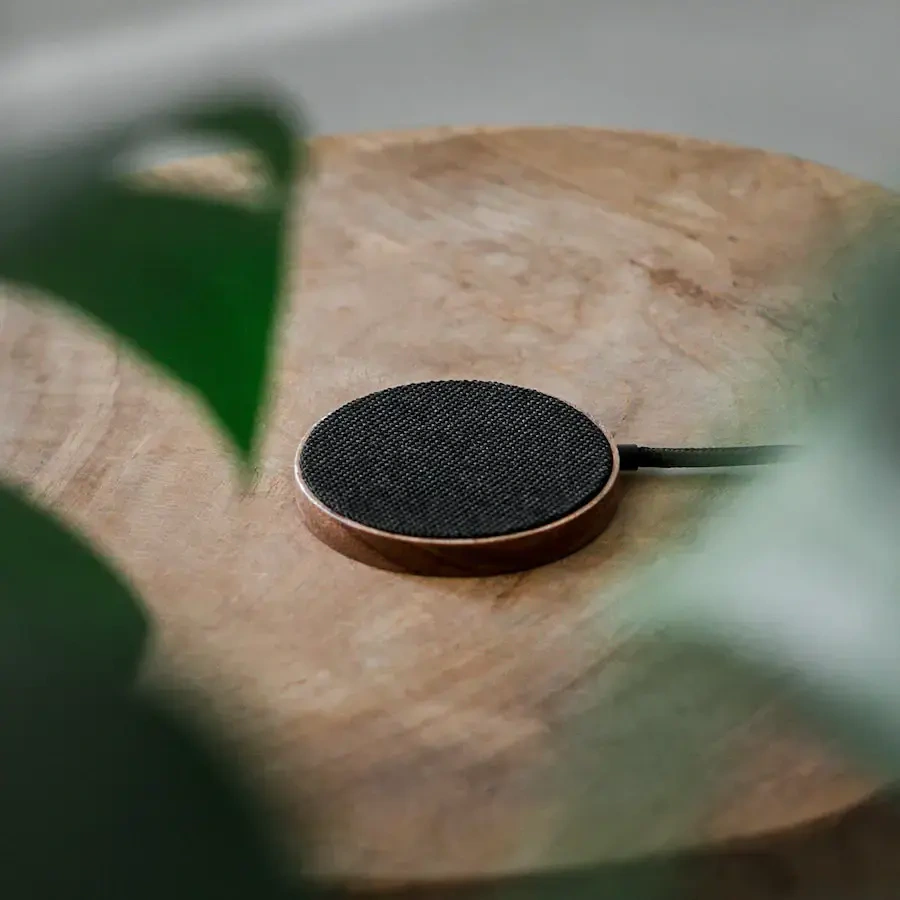 Бездротовий зарядний пристрій MagSafe Woodcessories MagPad для iPhone 13 | 12 (13845)