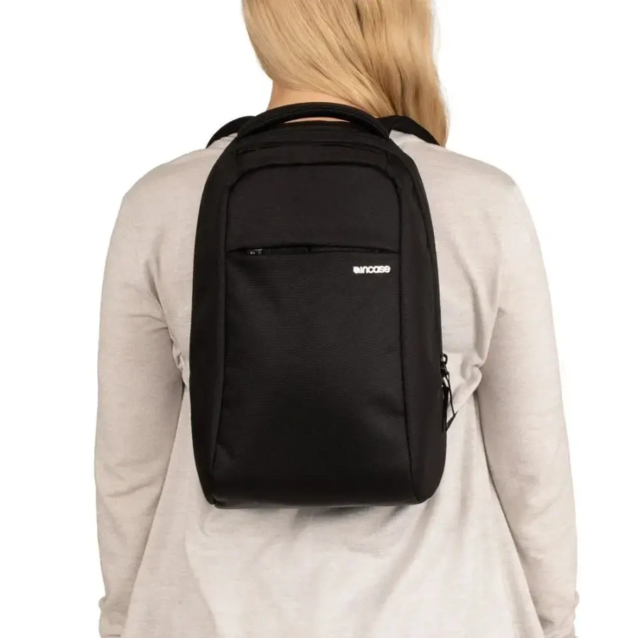 Рюкзак для ноутбука Incase Icon Dot Backpack - Black (INCO100420-BLK)