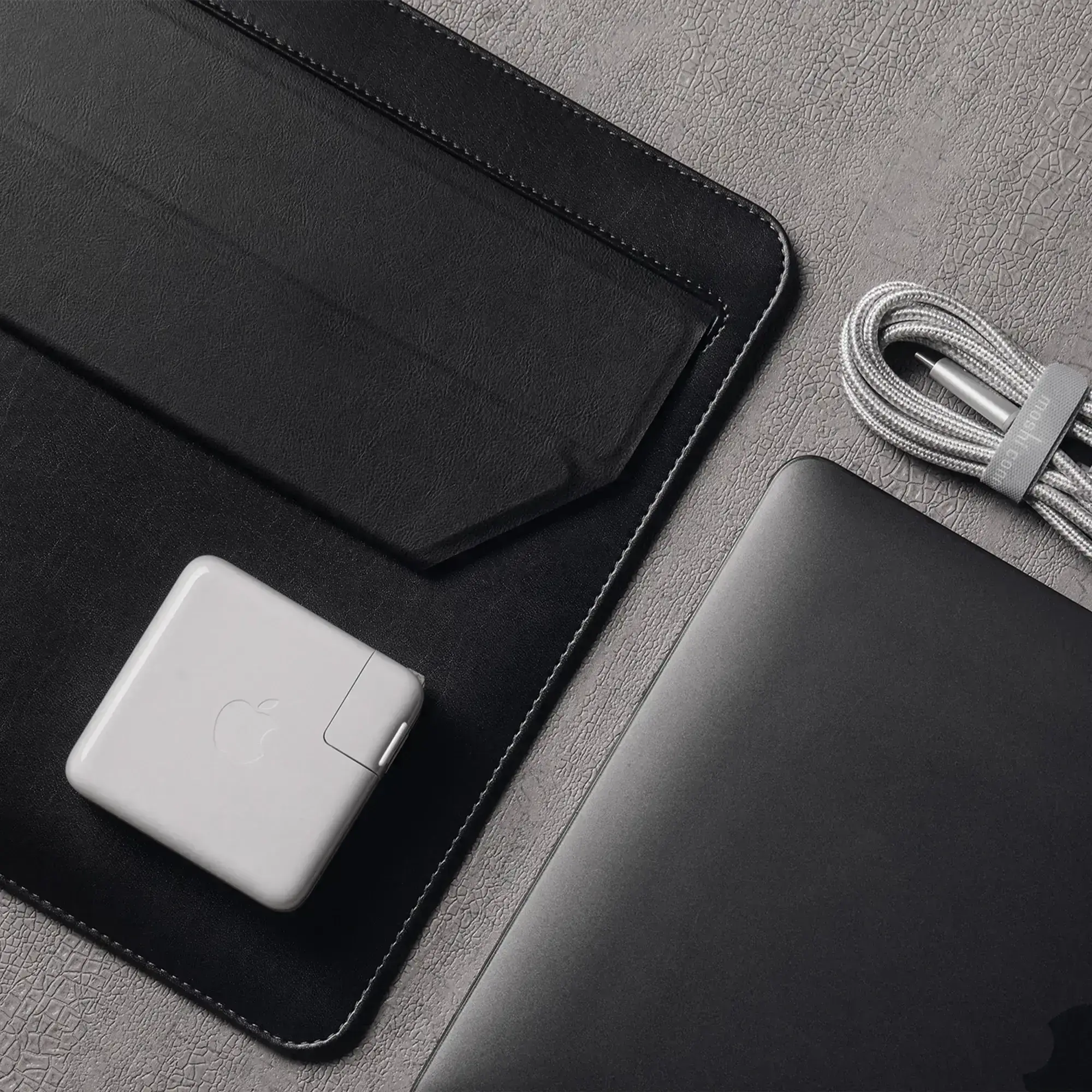 Чохол Moshi Muse 13" 3-in-1 Slim Laptop Sleeve Jet Black for MacBook Pro 13" M1/M2 / MacBook Air 13" M1 (99MO034008)