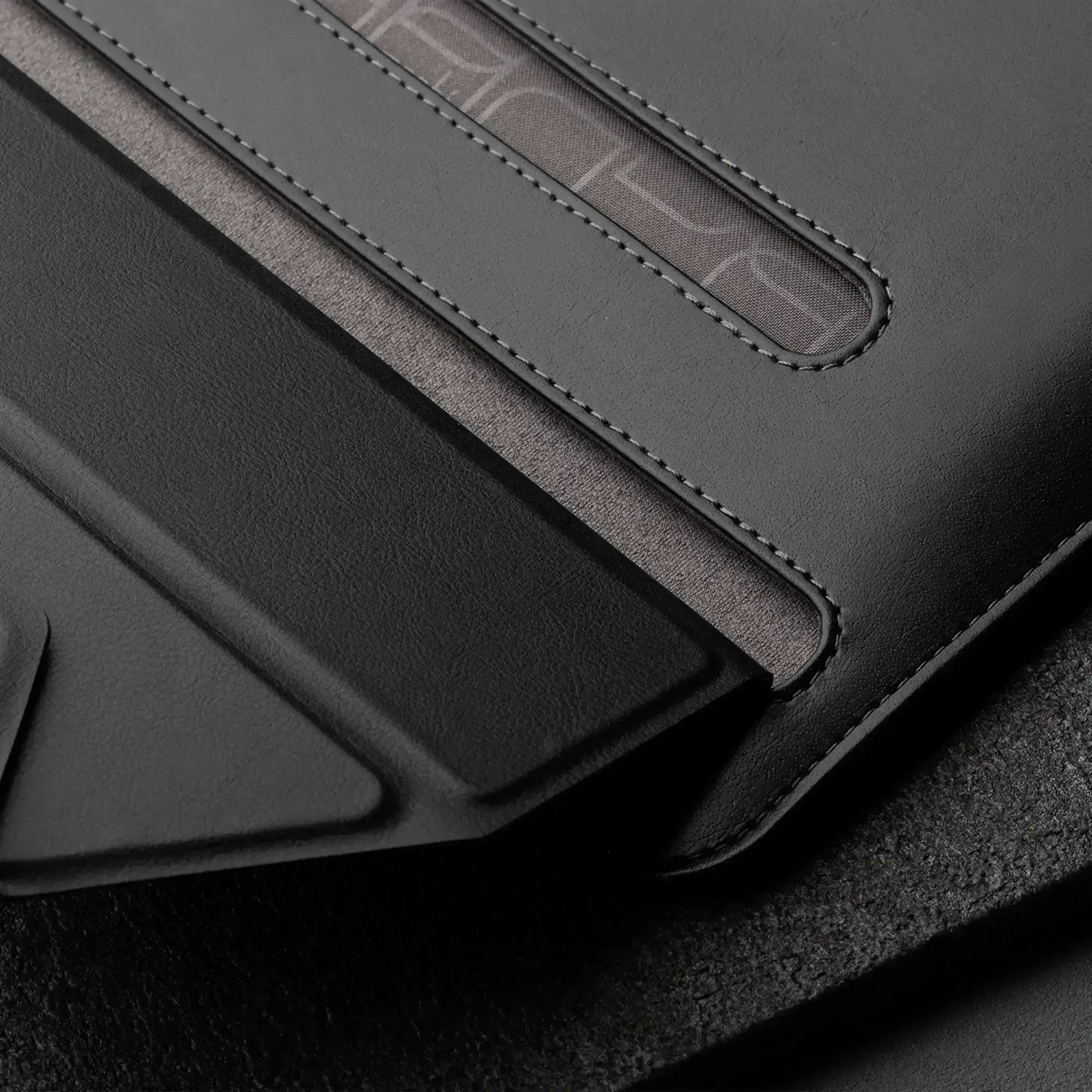Чохол Moshi Muse 13" 3-in-1 Slim Laptop Sleeve Jet Black for MacBook Pro 13" M1/M2 / MacBook Air 13" M1 (99MO034008)