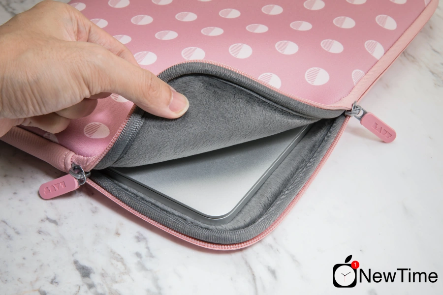 Чехол-папка LAUT POP PROTECTIVE SLEEVE для MacBook Air 13" (2010-2020) / MacBook Pro 13" (2012-2020) Polka Pink (LAUT_MB13_POP_PK)