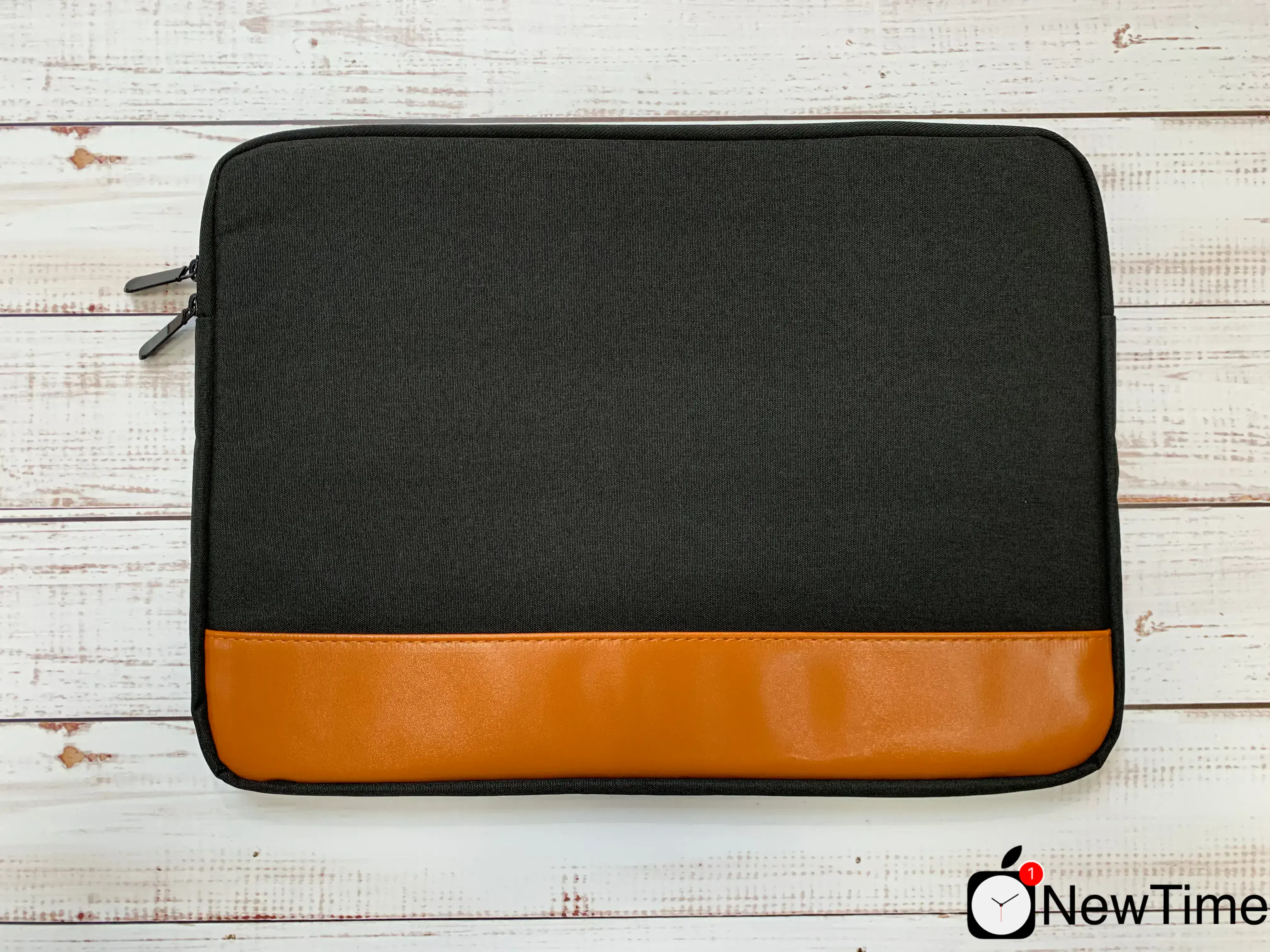 Сумка City Sleeve Black для MacBook Pro 16"