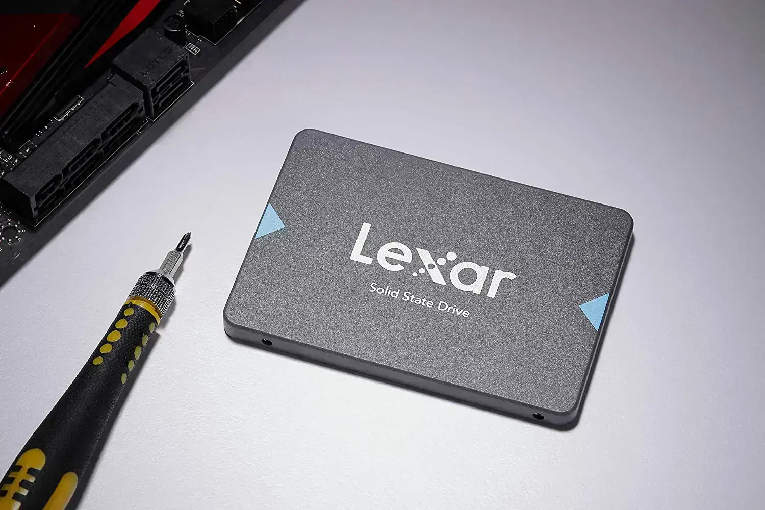 SSD накопитель Lexar NQ100 240GB 2.5 SATA III Internal SSD (LNQ100X240G-RNNNU)