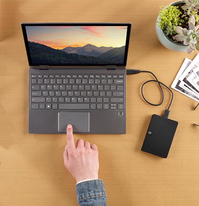 SSD накопичувач Seagate Expansion 1 TB (STJD1000400)