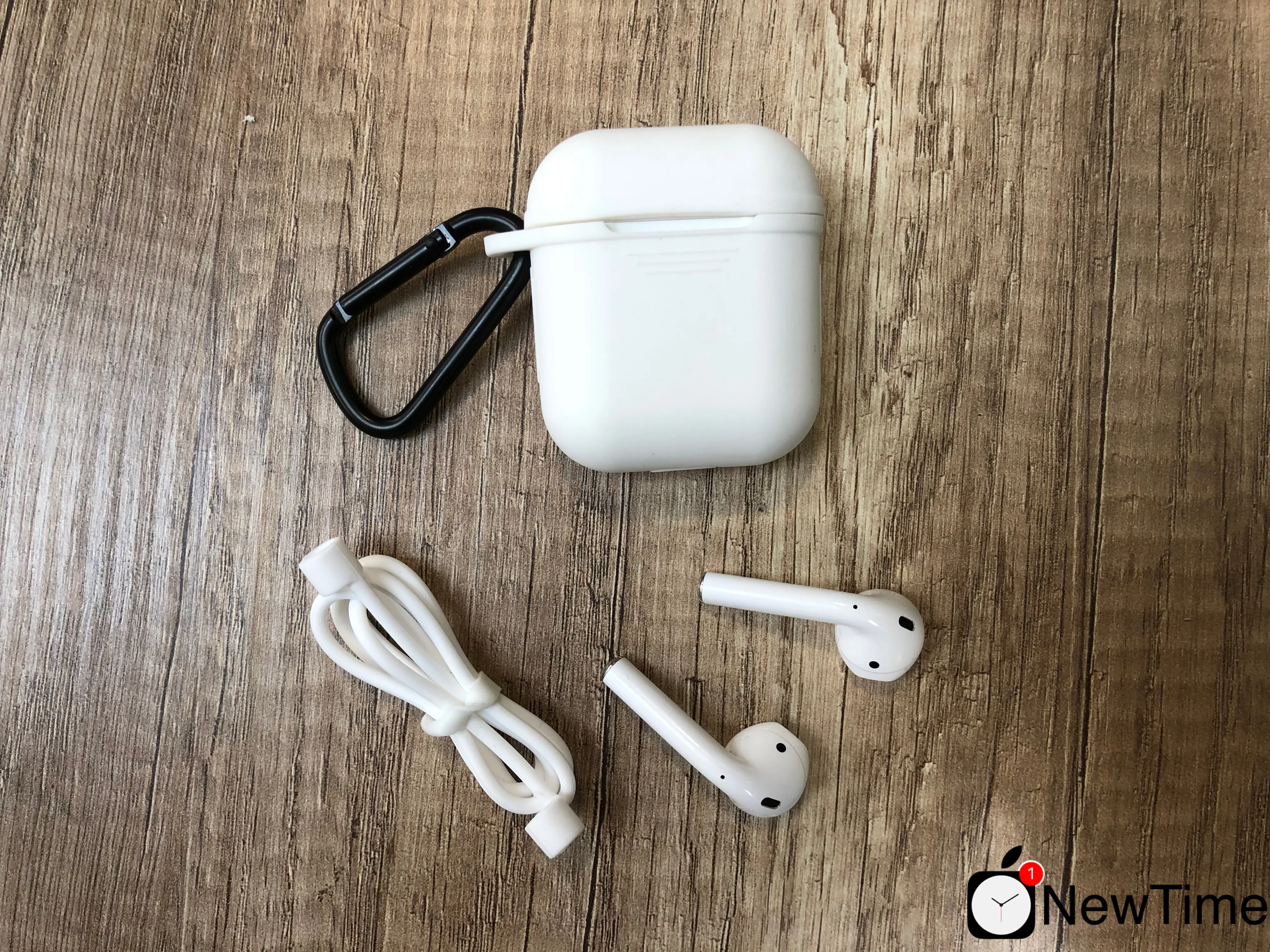 Протиударний силіконовий чохол для Apple AirPods (White)