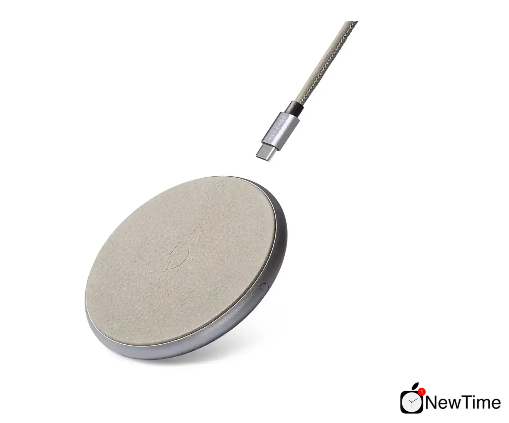 Беспроводное зарядное устройство DECODED Wireless Fast Charger Leather Pad 10W (7.5W) Silver Metal/Grey (D9WC2SRGY)