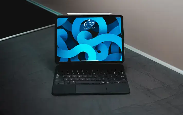 Ходять чутки, що Apple готує нову версію iPad Pro з екраном на 14.1 дюйма, 16 ГБ ОЗУ та чіпом M2