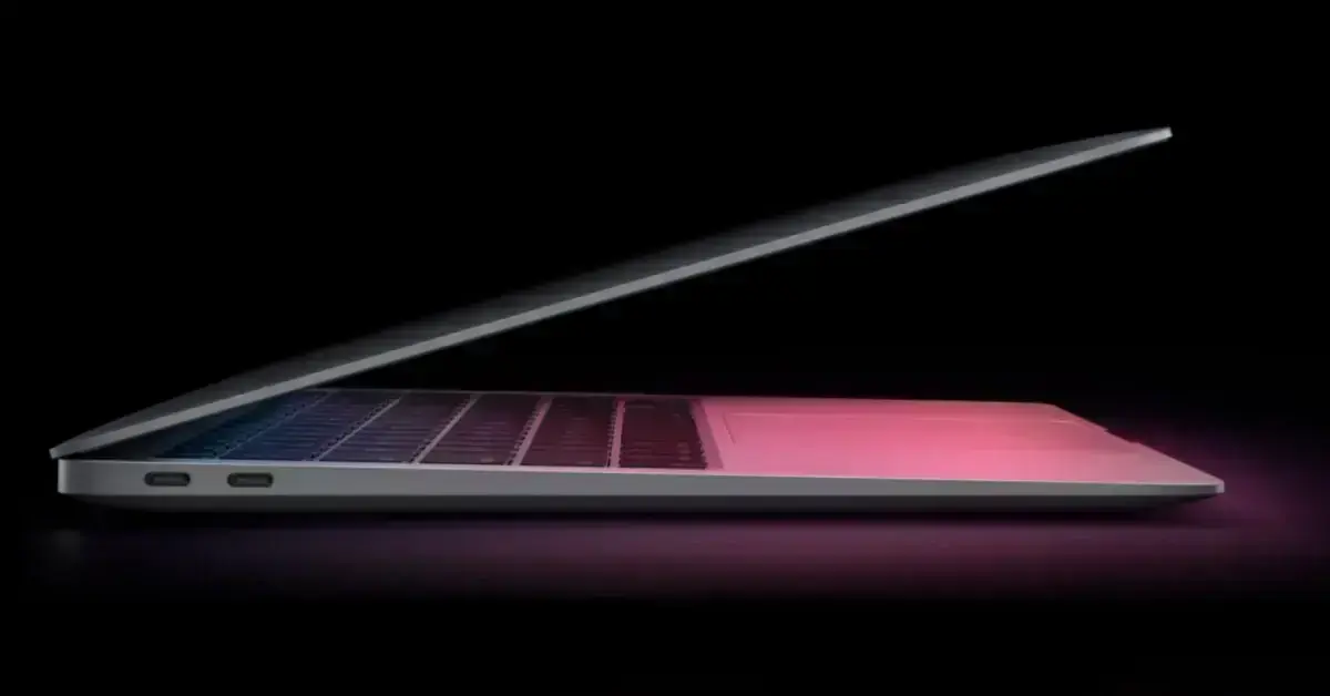 macbook-air-2022-vidkryta-kryshka""