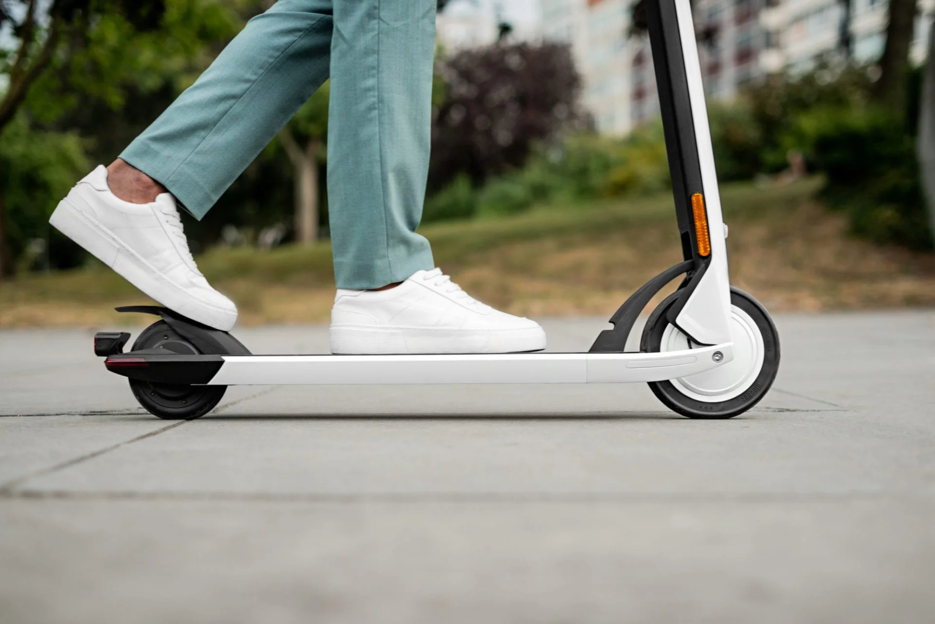 Електросамокат Ninebot by Segway Air T15E
