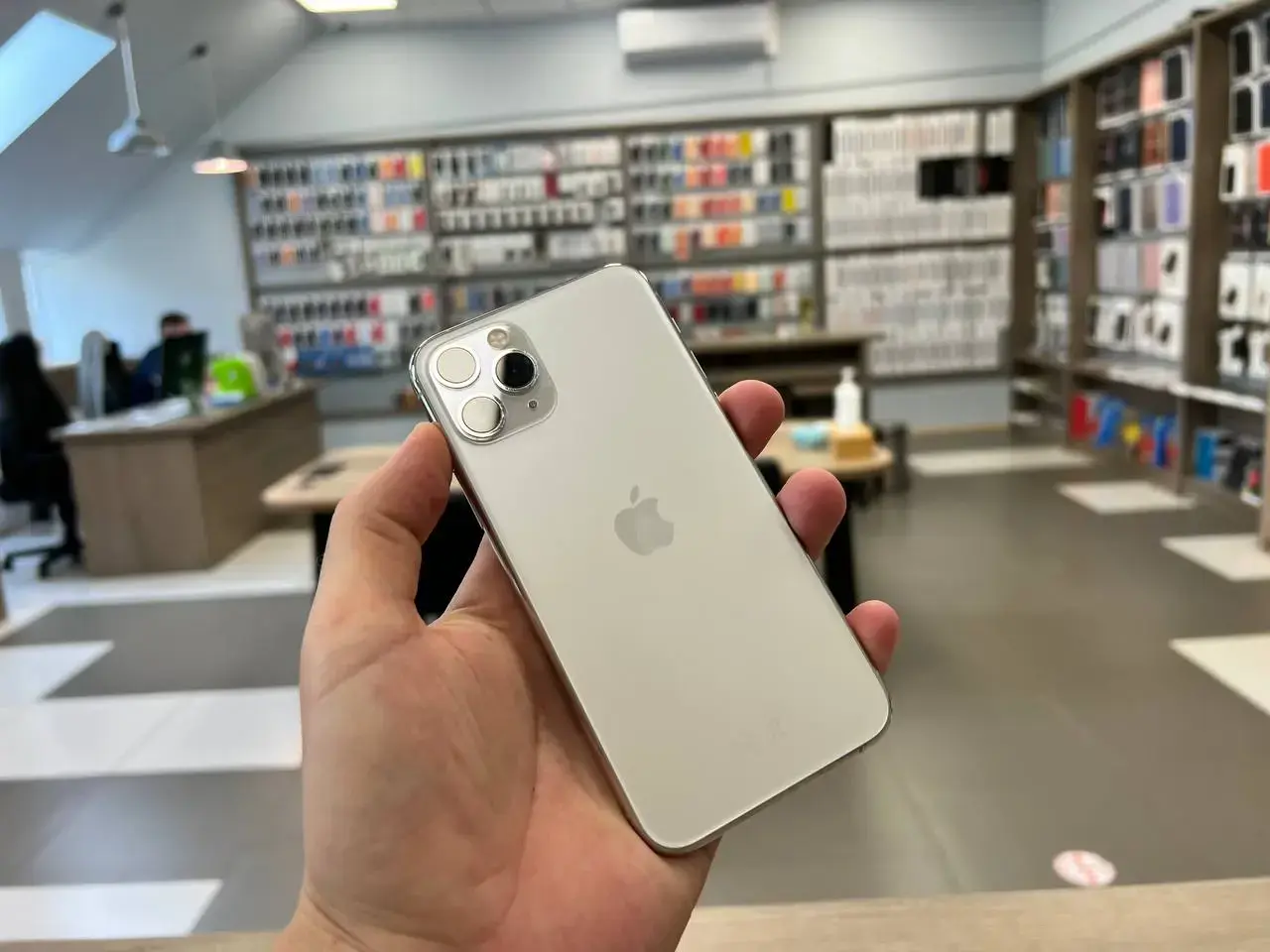 USED (IP0028) Apple iPhone 11 Pro 64GB Silver (MWC32), (Состояние - 9/10, Комплект - iPhone, коробка | гарантия - 1 мес.)