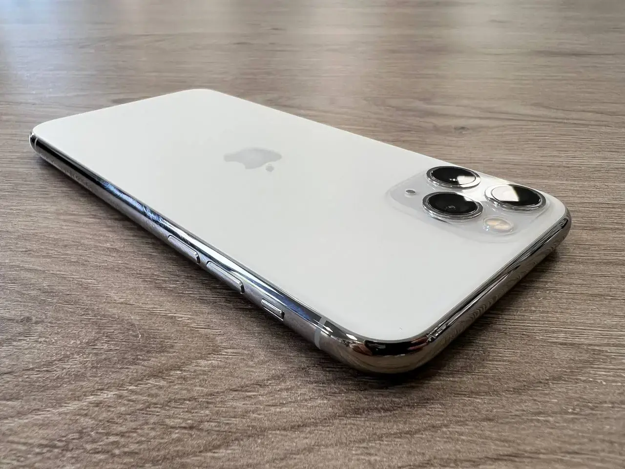 USED (IP0028) Apple iPhone 11 Pro 64GB Silver (MWC32), (Состояние - 9/10, Комплект - iPhone, коробка | гарантия - 1 мес.)