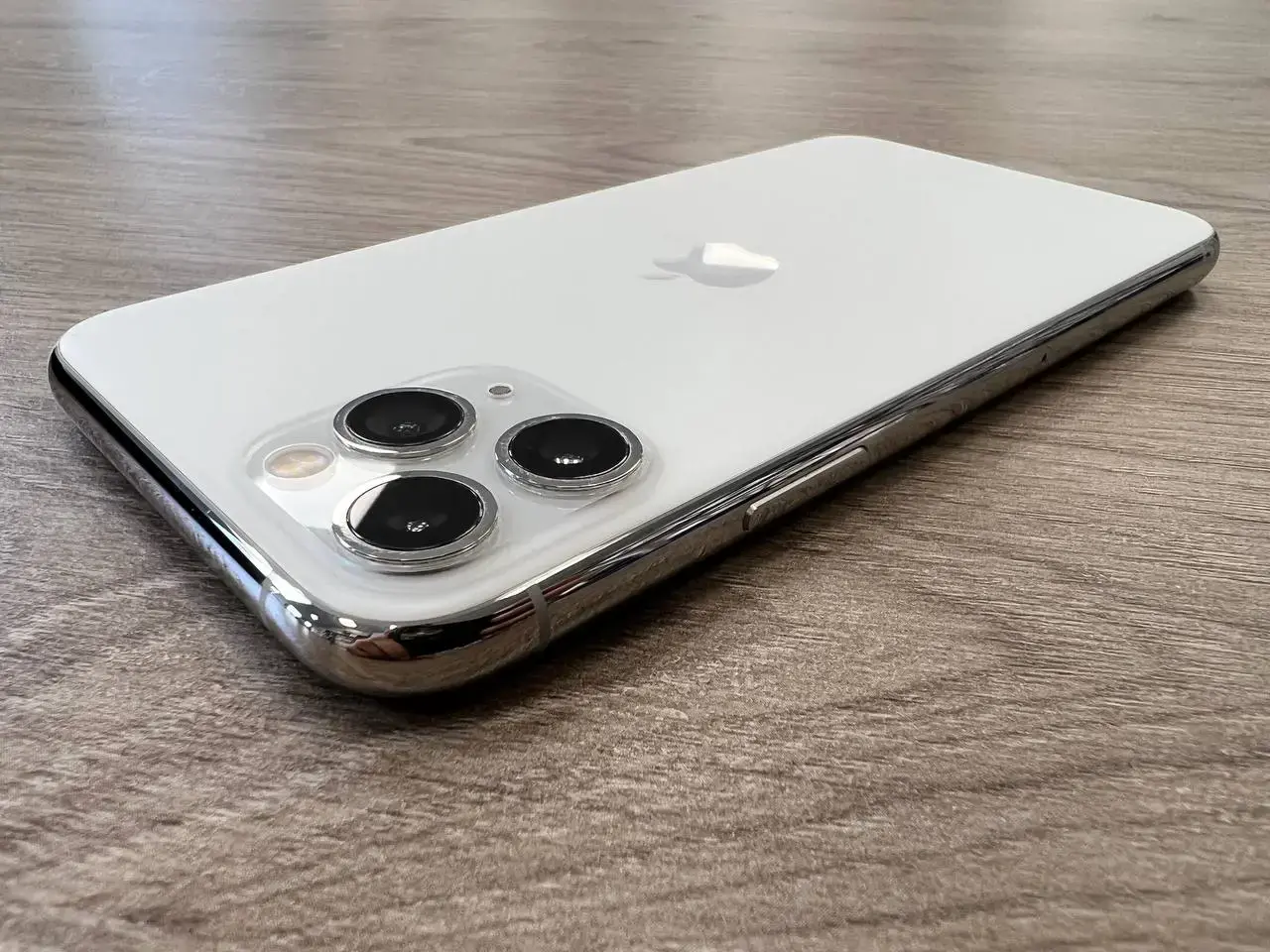 USED (IP0028) Apple iPhone 11 Pro 64GB Silver (MWC32), (Состояние - 9/10, Комплект - iPhone, коробка | гарантия - 1 мес.)