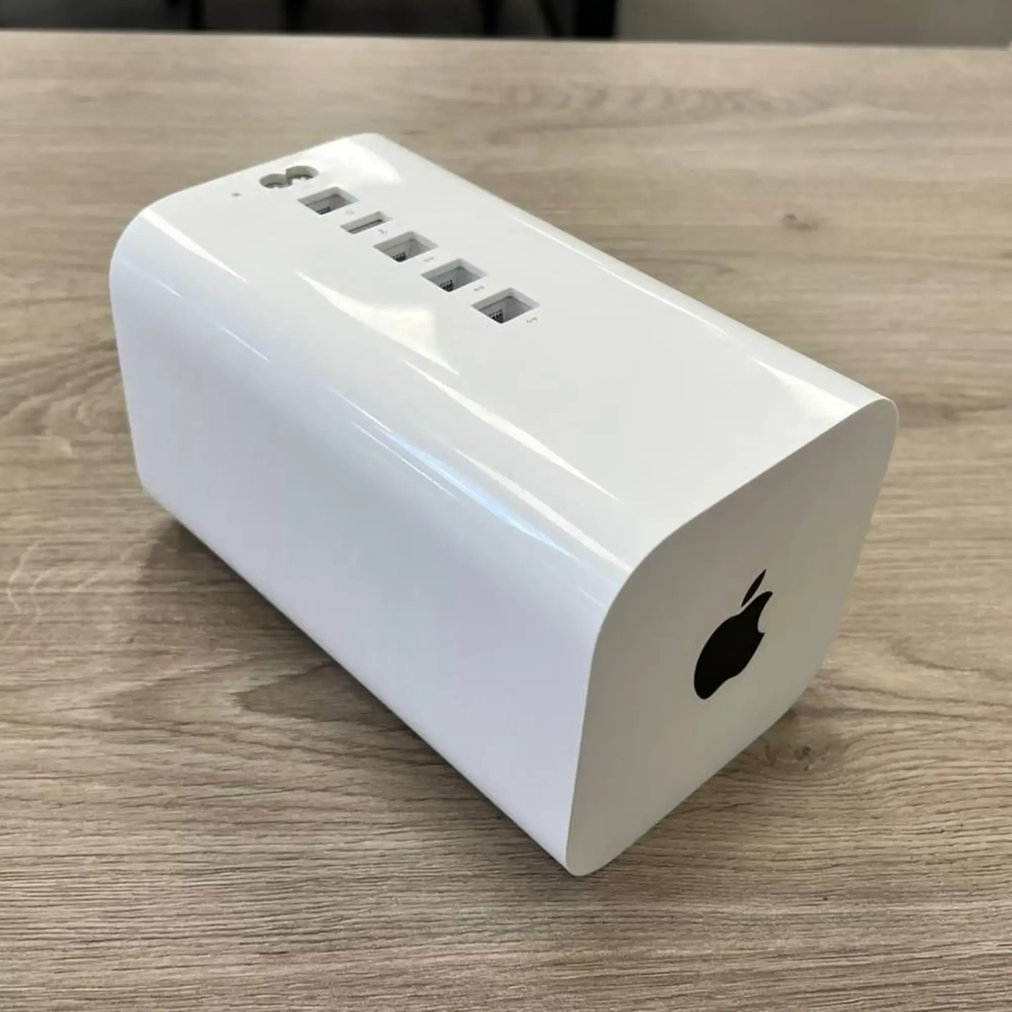 USED Apple AirPort Extreme (ME918), (Стан – 9/10, гарантія – 3 міс.)