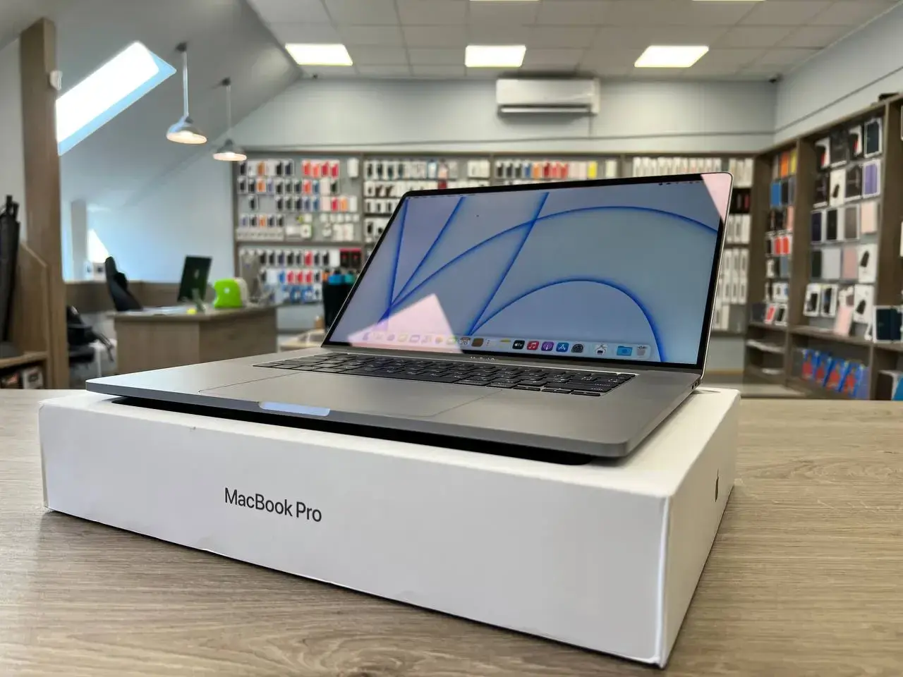 USED MacBook Pro 16" Space Gray (MVVJ2) 2019 (i7/16GB/512SSD) (Состояние - 8/10. Комплект - полный | гарантия - 1 мес.) - Cycle 555