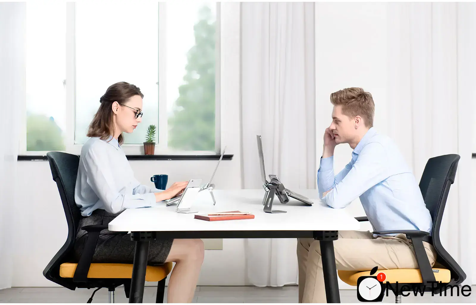 Підставка для ноутбука POUT EYES 3 Portable Aluminum Laptop Stand - Silver (POUT-00901S)