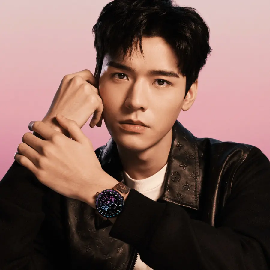 Смарт-годинник Louis Vuitton Tambour Horizon Light Up (QBB186)