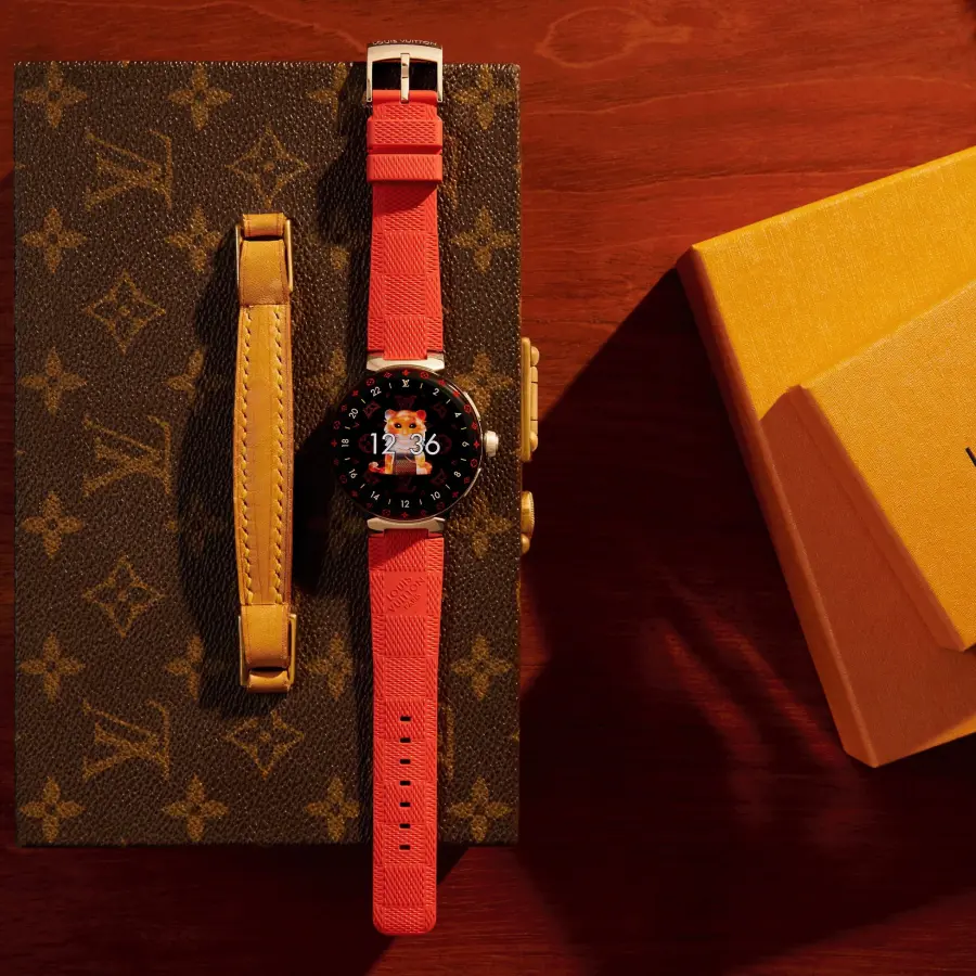 Смарт-годинник Louis Vuitton Tambour Horizon Light Up (QBB188)