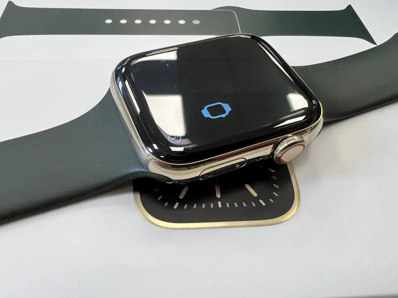 USED Apple Watch Series 6 GPS + Cellular 44mm Gold Stainless Steel Case з Cyprus Green Sport Band (M07N3, M09F3), (Стан - 10/10 Комплект - повний | гарантія - 1 міс.)