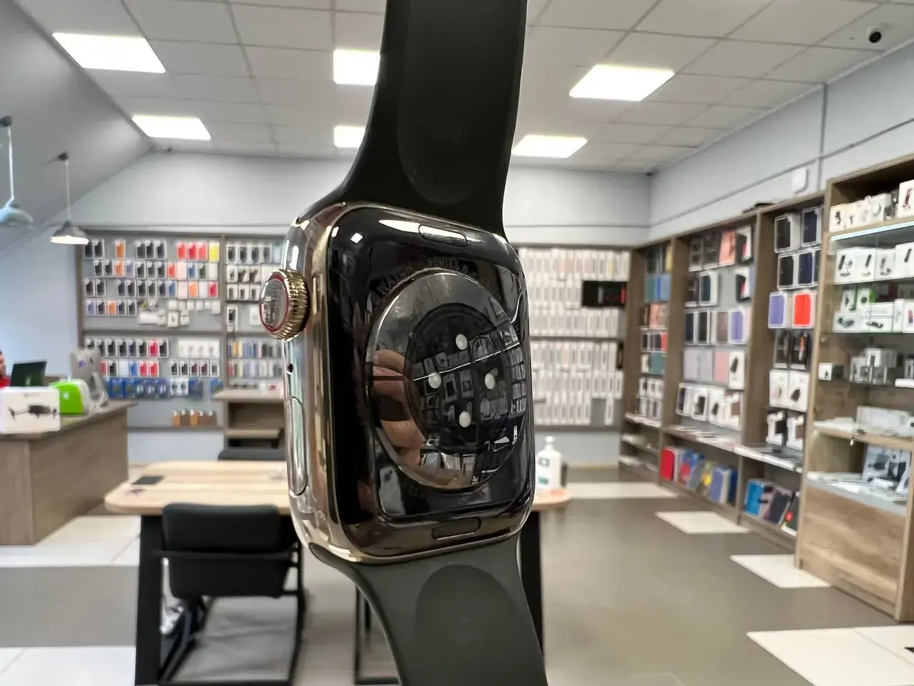 USED Apple Watch Series 6 GPS + Cellular 44mm Gold Stainless Steel Case з Cyprus Green Sport Band (M07N3, M09F3), (Стан - 10/10 Комплект - повний | гарантія - 1 міс.)