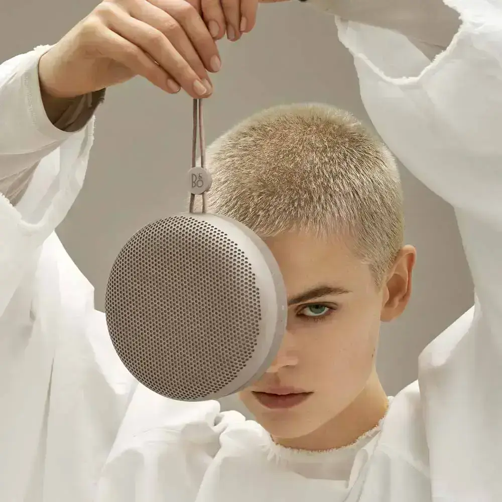 Колонка Bang & Olufsen BeoPlay A1 Black