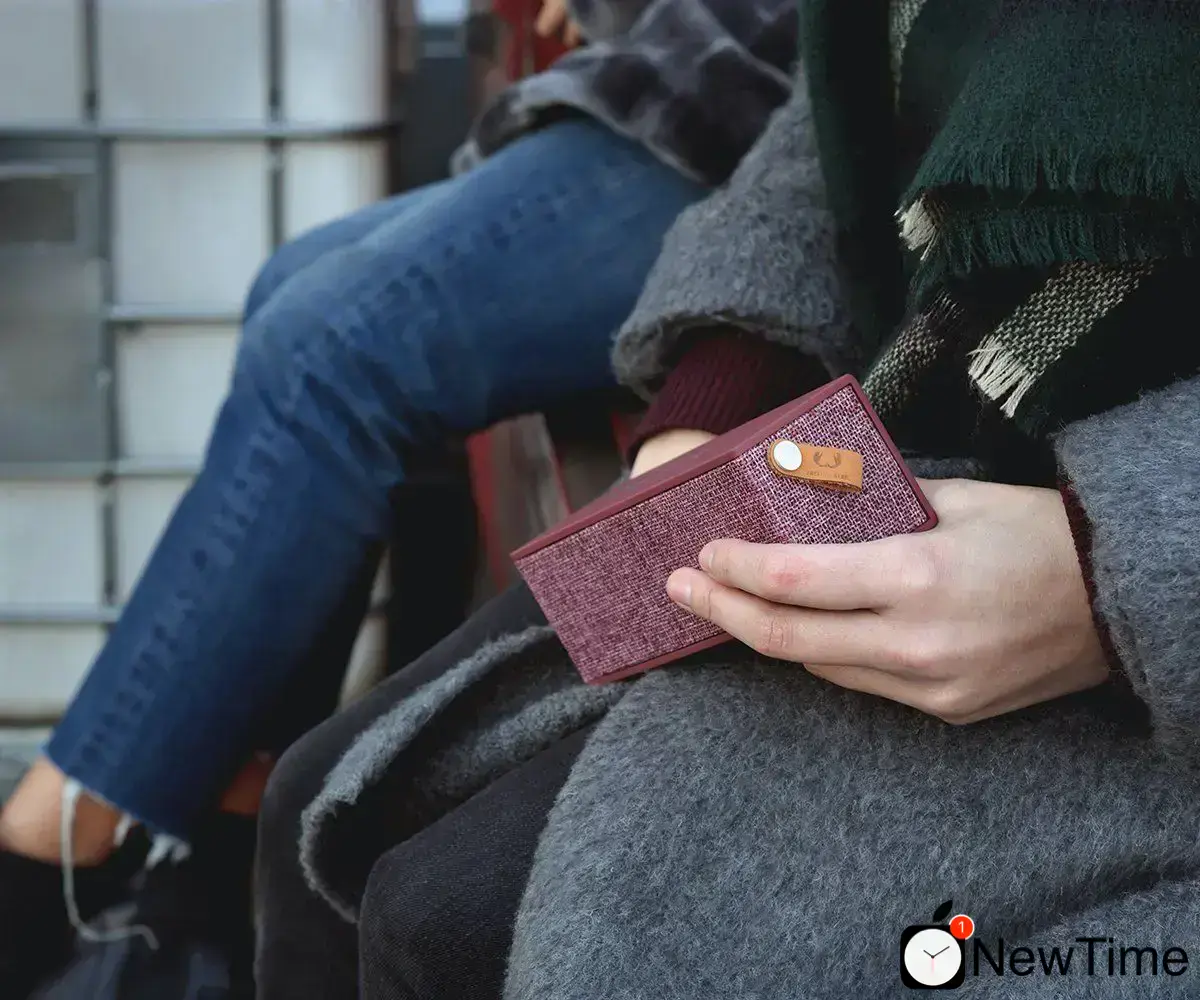 Колонка Fresh 'N Rebel Rockbox Brick XL Fabriq Edition Bluetooth Speaker Ruby (1RB5500RU)