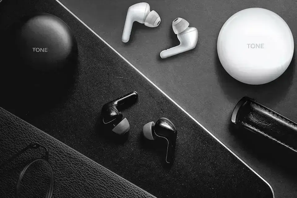 Наушники LG TONE Free FN4 True Wireless Black (HBS-FN4.ABRUBK)