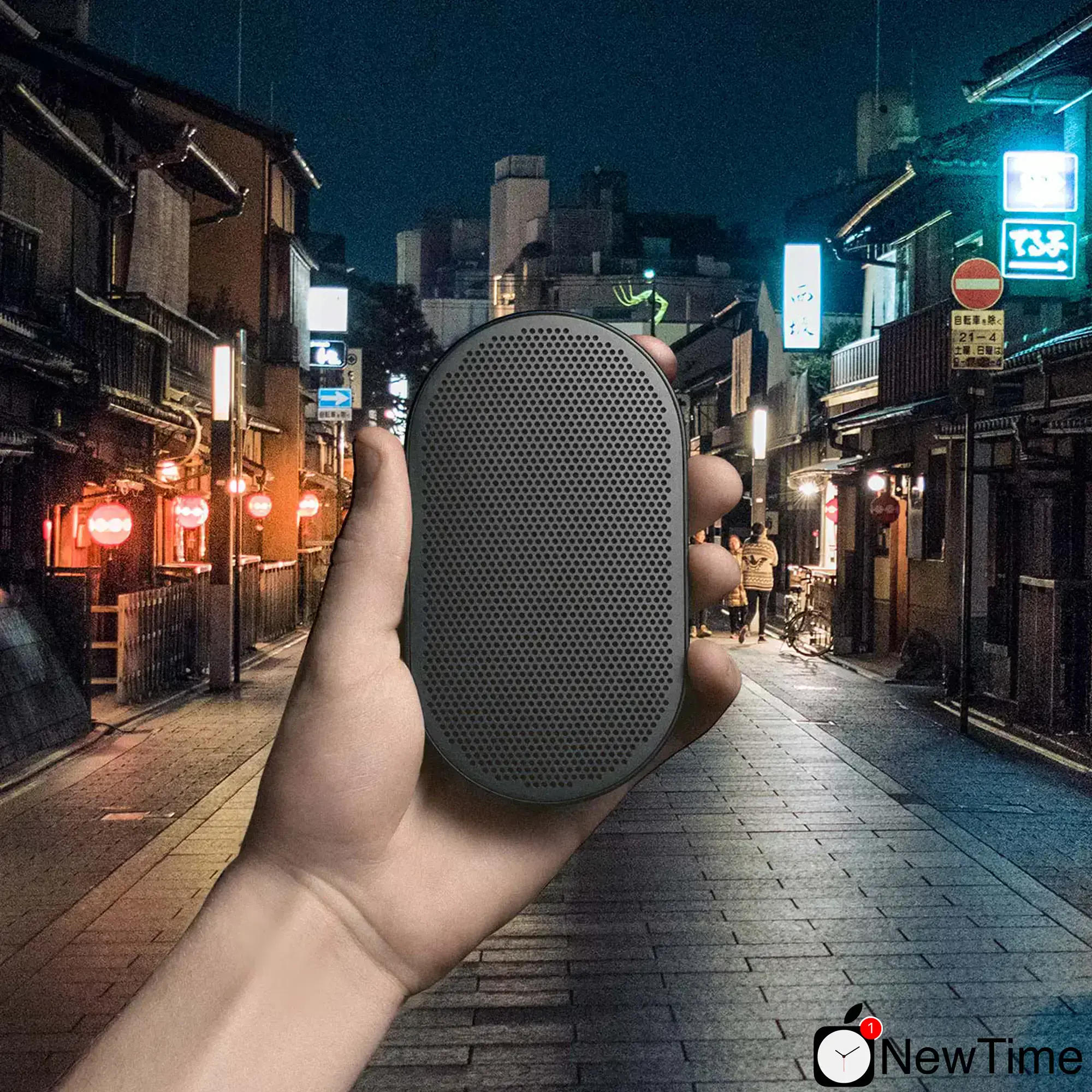 Колонка Bang & Olufsen BeoPlay P2 Black