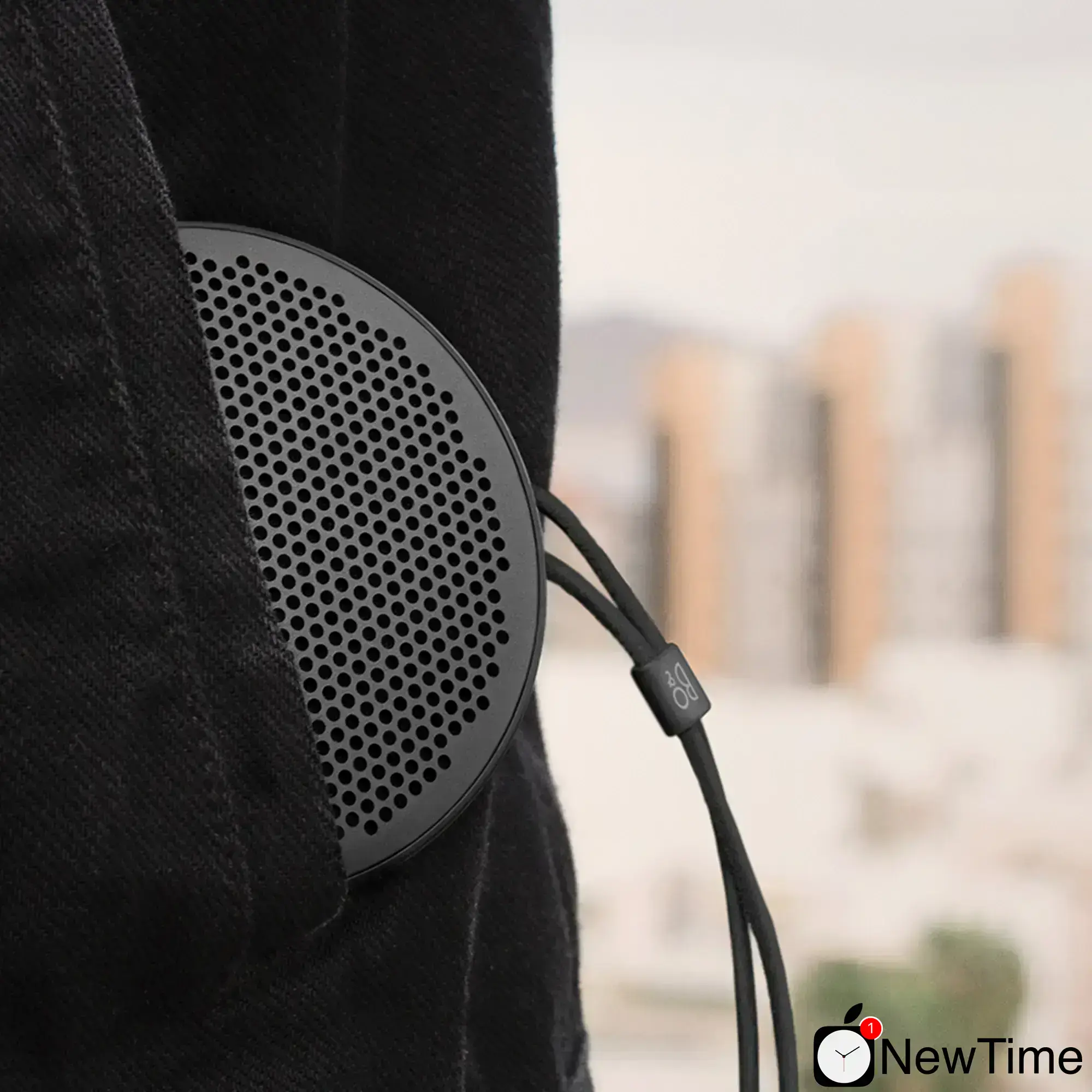 Колонка Bang & Olufsen BeoPlay P2 Black