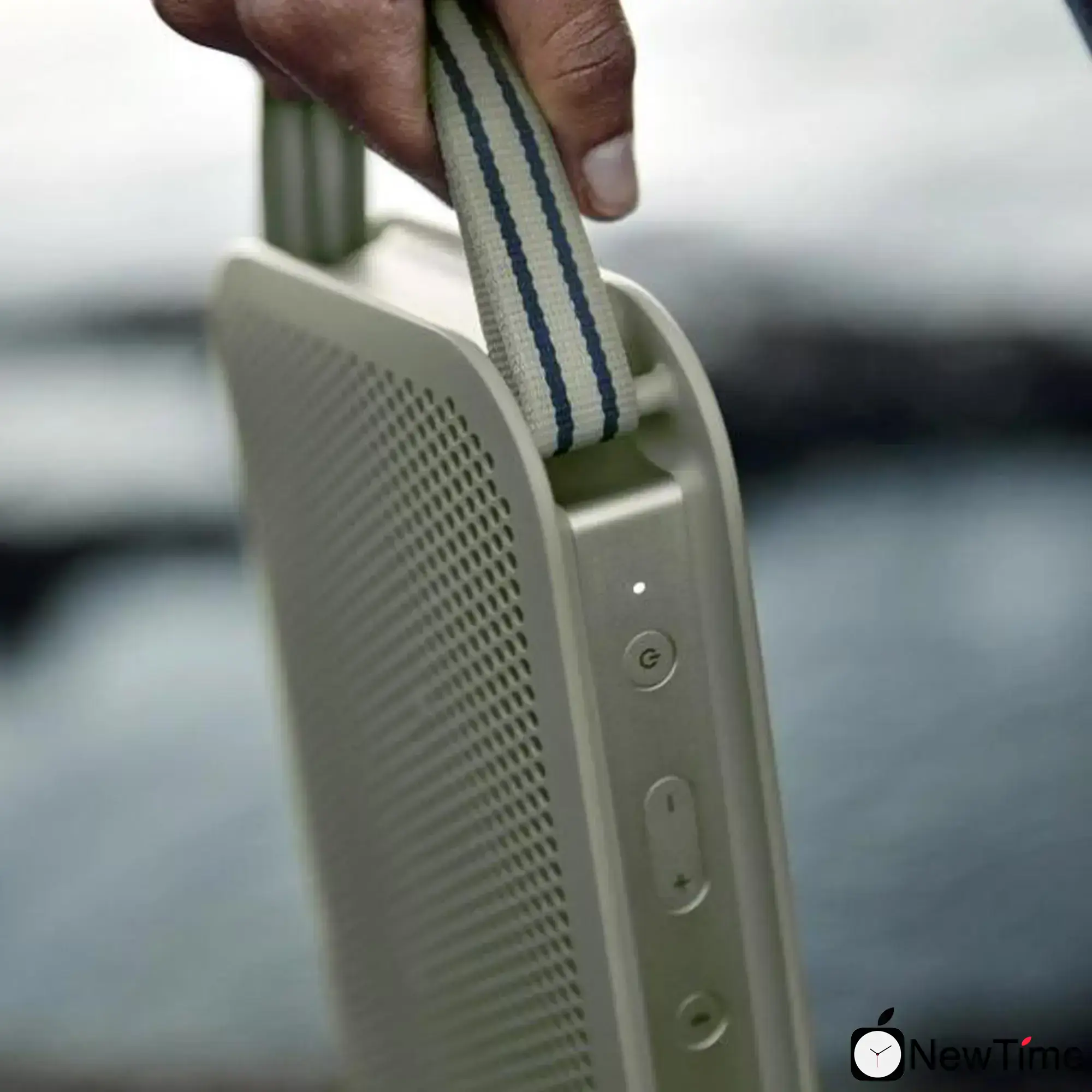 Колонка Bang&Olufsen BeoPlay Active A2 Natural