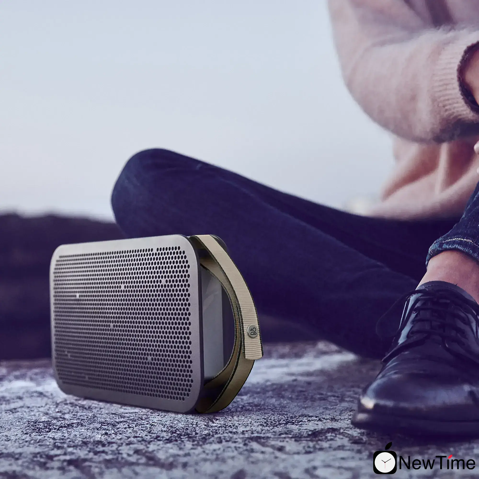 Колонка Bang & Olufsen BeoPlay Active A2 Stone Grey