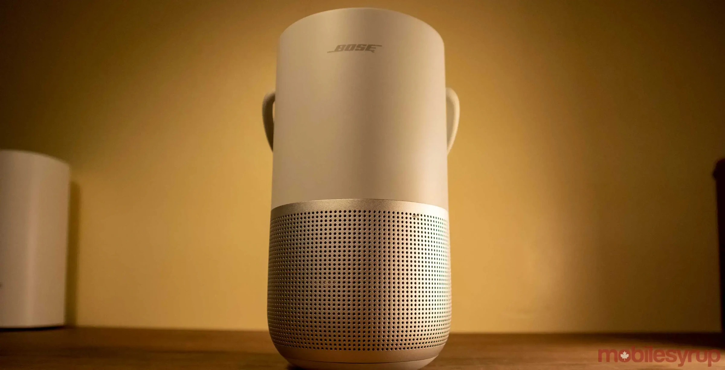 Колонка Bose Portable Smart Speaker Luxe Silver (829393-1300, 829393-230)