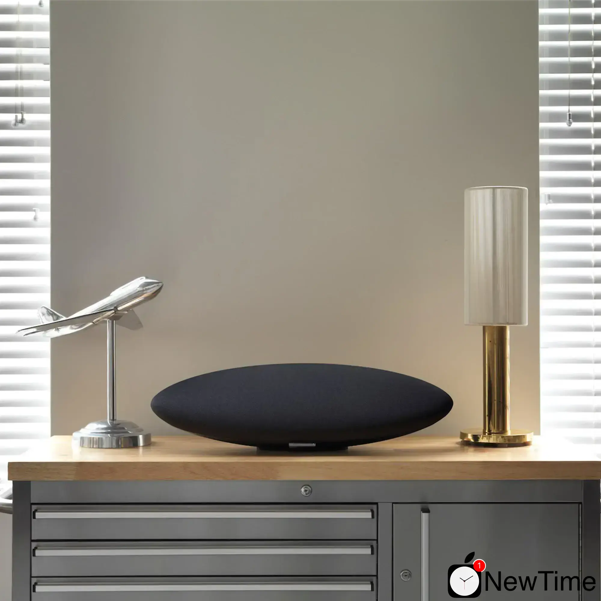 Колонка B&W Zeppelin Wireless Black