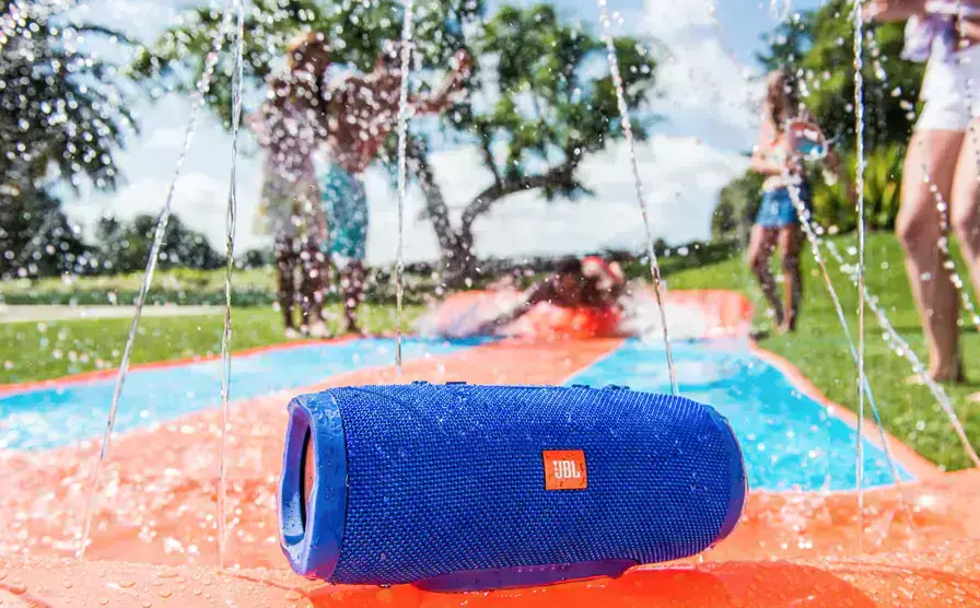 Колонка JBL Charge 3 Special Edition Squad (CHARGE3SQUAD)