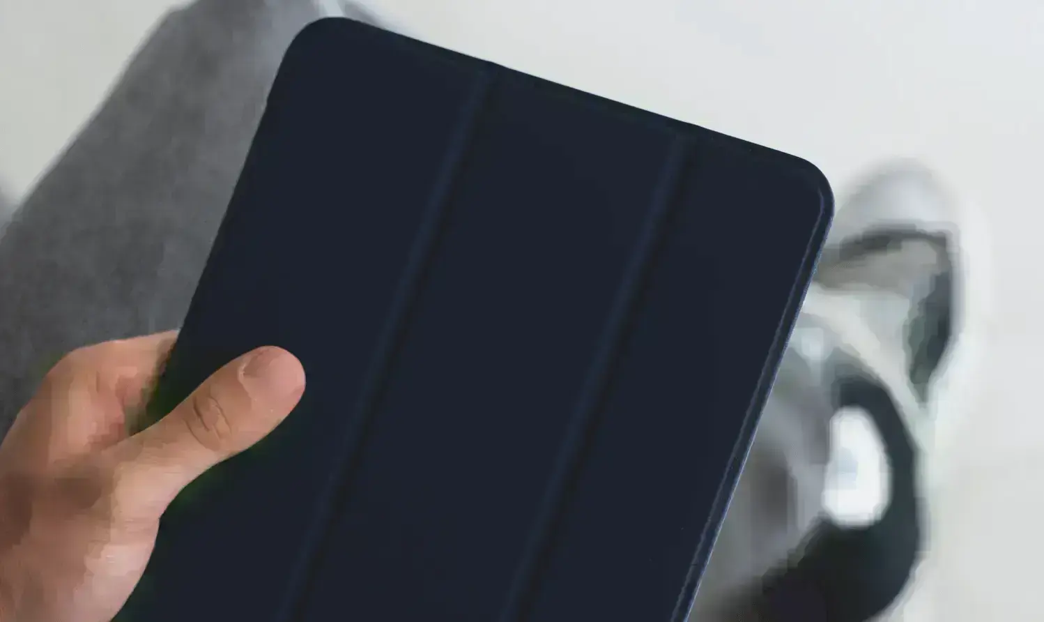 Чохол Textured Silicone Slim Case для iPad Pro в кольорі Charcoal, передній вигляд