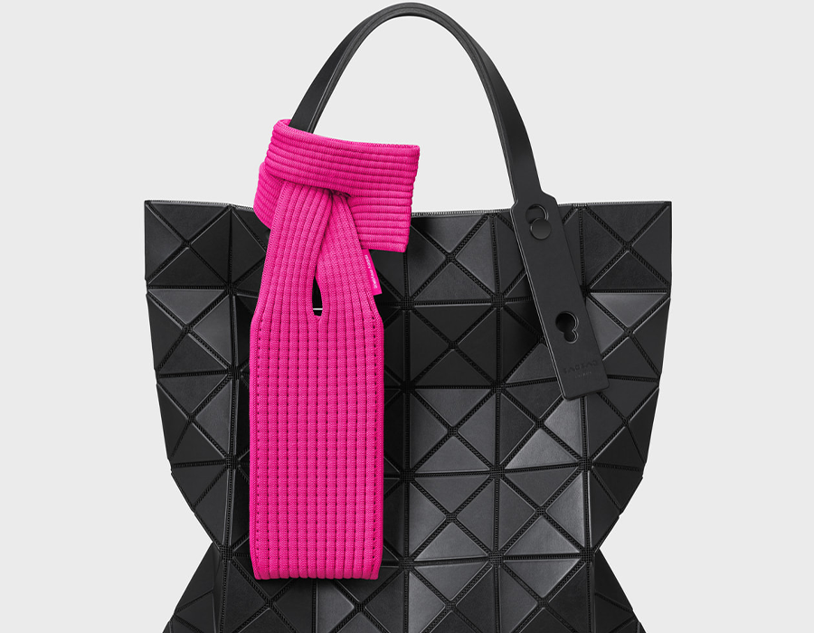 Дизайнерский чехол-сумка iPhone Pocket by ISSEY MIYAKE - Long - Black (NM58AG00215L)