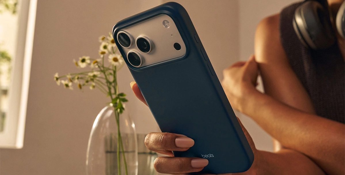Чохол Beats для iPhone 17 Pro Max Case with MagSafe and Camera Control – Bedrock Blue (MGJG4)