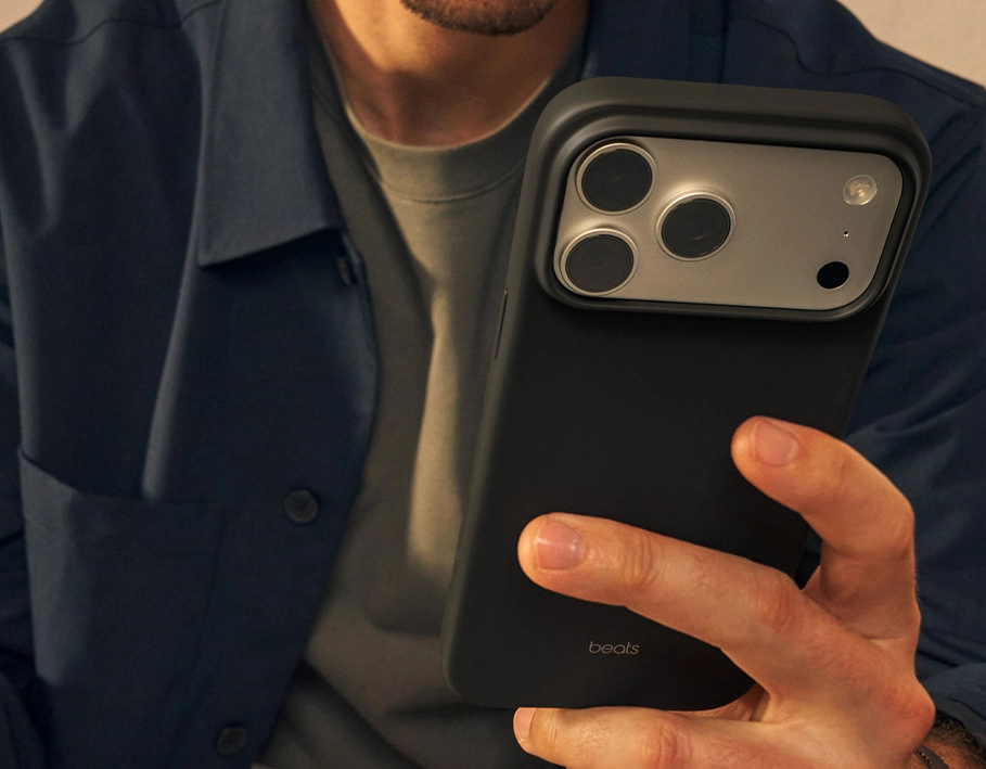 Чохол Beats для iPhone 17 Pro Max Case with MagSafe and Camera Control – Bedrock Blue (MGJG4)