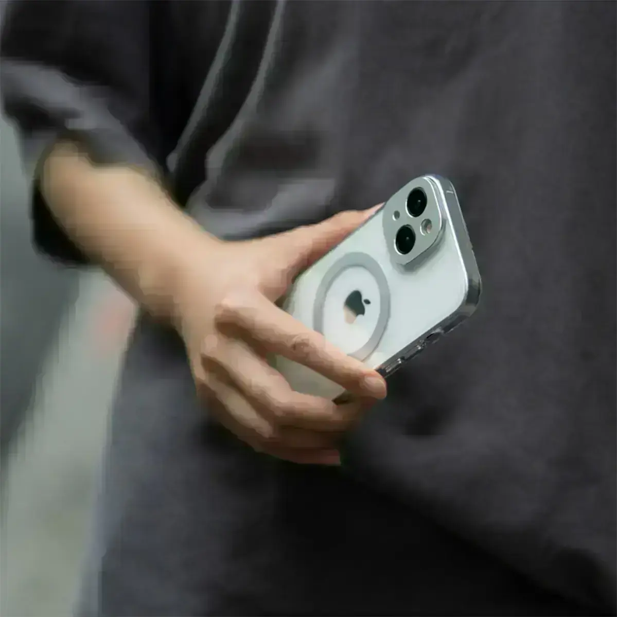 moshi-iglaze-slim-hardshell-case-1
