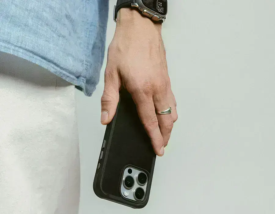 Посилений каркас чохла Nomad Rugged Case з матовою задньою панеллю